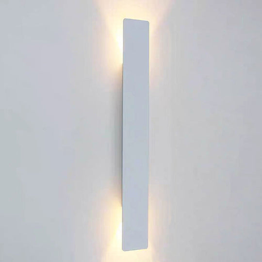 Applique murale d'extérieur à bande LED élégante d'Élise - 18 W en aluminium noir pour chambre et extérieur